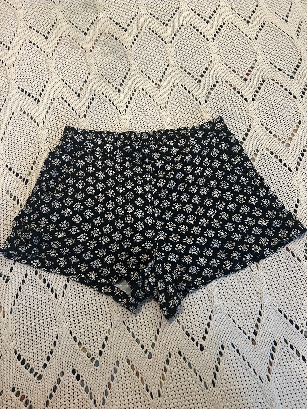 Old Navy 3” Printed Soft Shorts Sz L NWOT